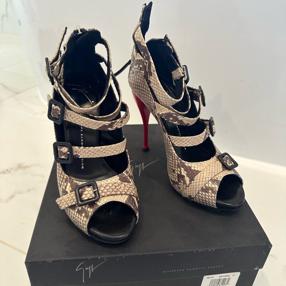 Giuseppe Zanotti Beige and Brown Snake-Print Strappy Heels - Picture 7 of 7